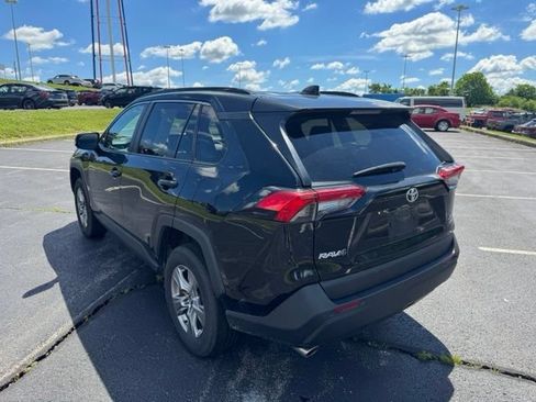 Used 2025 Toyota RAV4 XLE AWD/4WD image 5