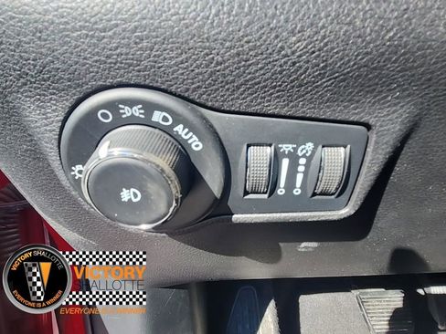 Used 2023 Jeep Compass Limited image 14