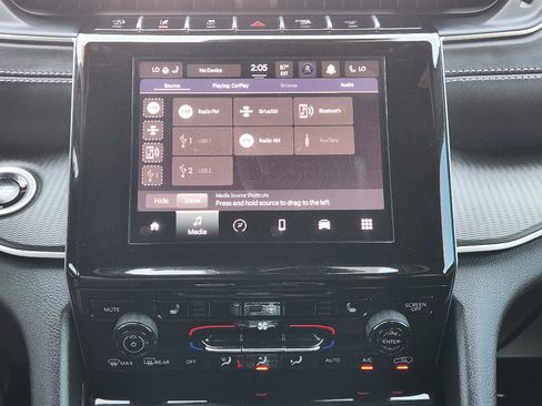 Used 2025 Jeep Grand Cherokee L Laredo w/ Luxury Tech Group I image 8