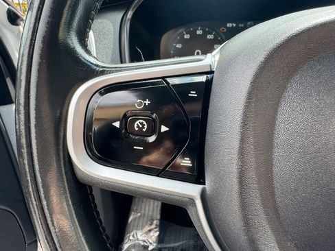 Used 2019 Volvo XC90 T6 Momentum w/ Advanced Package AWD/4WD image 34