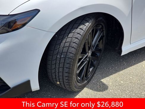 Used 2025 Toyota Camry SE image 37