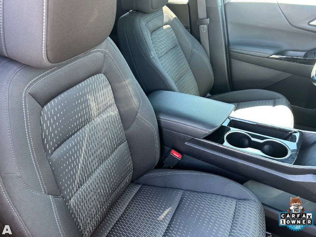 Used 2025 Chevrolet Equinox LT AWD/4WD image 11