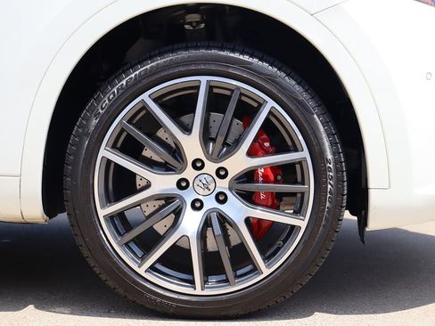 Used 2022 Maserati Levante Modena image 59