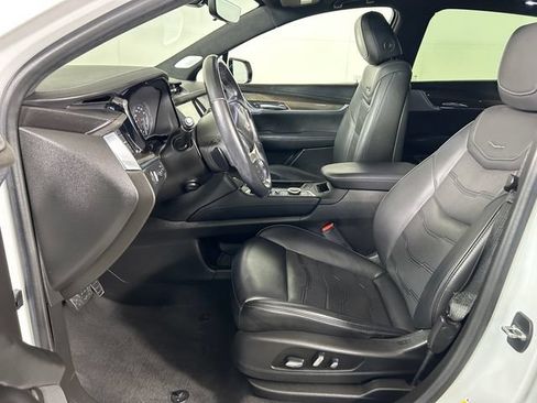 Used 2021 Cadillac XT5 Premium Luxury w/ Platinum Package AWD/4WD image 11