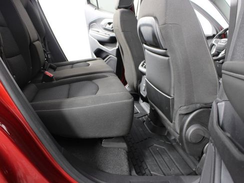 Used 2024 GMC Terrain SLE w/ Driver Convenience Package FWD image 20