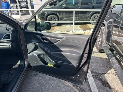 Used 2020 Subaru Forester Limited w/ Popular Package #3 image 16