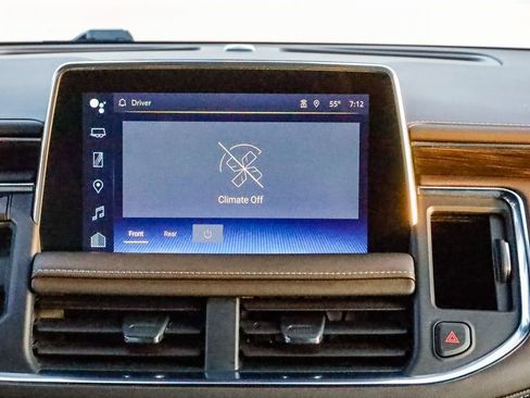 Used 2024 Chevrolet Suburban LT image 14