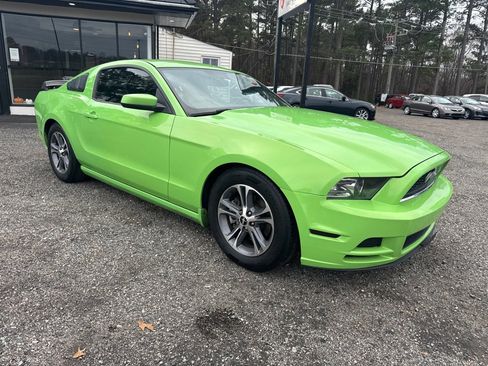 Used 2014 Ford Mustang Premium image 17