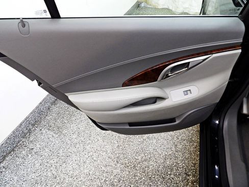Used 2010 Buick LaCrosse CXL FWD image 9
