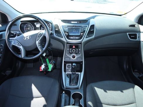 Used 2015 Hyundai Elantra SE w/ Option Group 03 FWD image 7