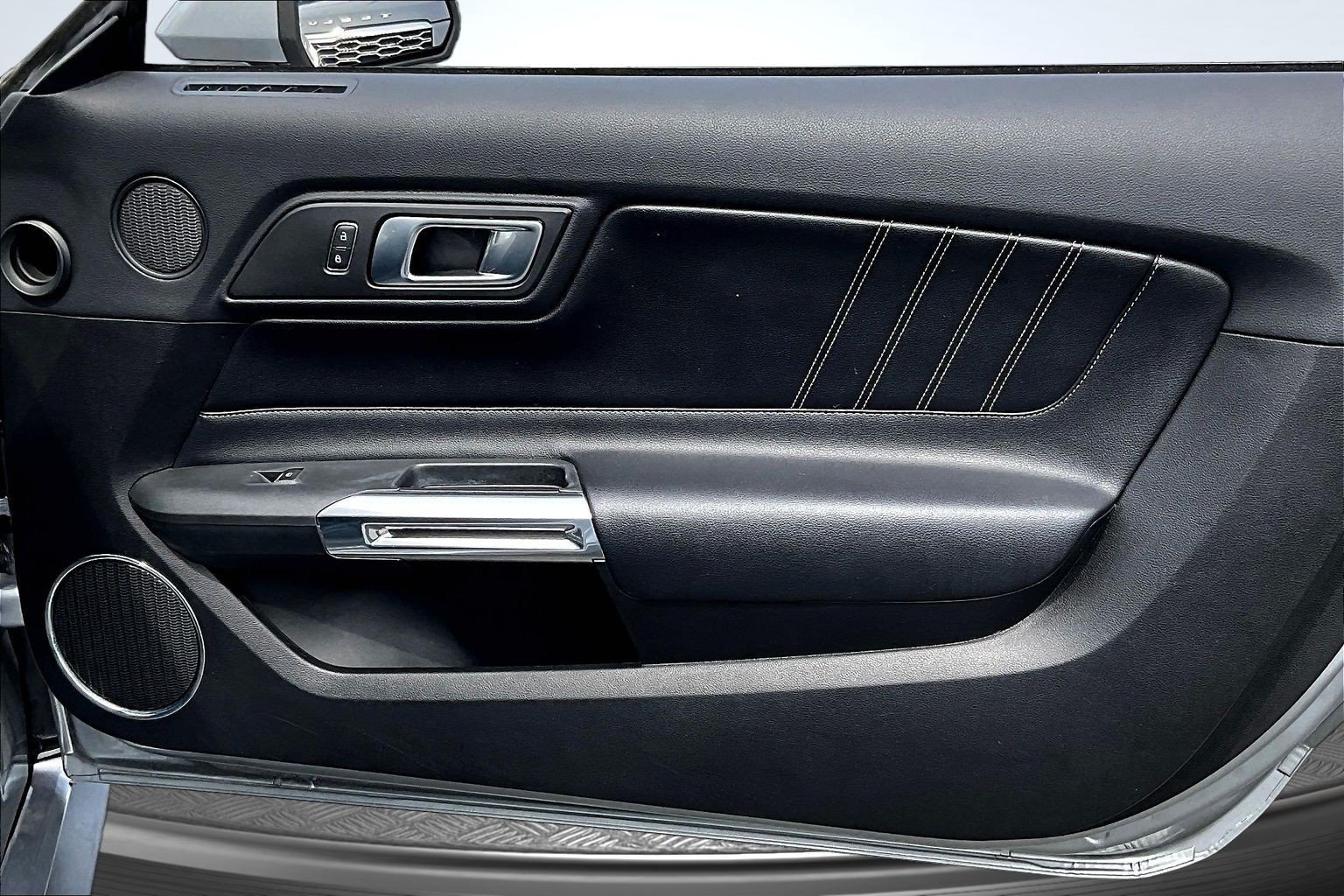 Used 2022 Ford Mustang Premium RWD image 23