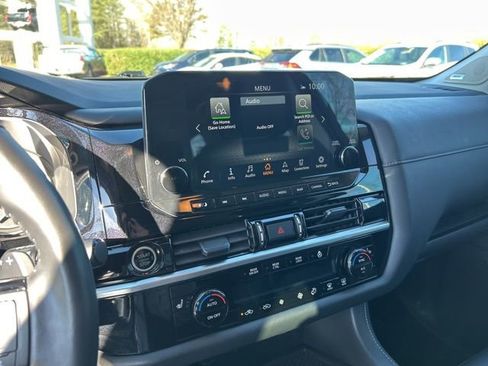 Used 2024 Nissan Pathfinder SL w/ SL Premium Package image 23