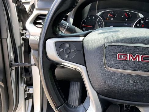 Used 2020 GMC Acadia SLT FWD image 16