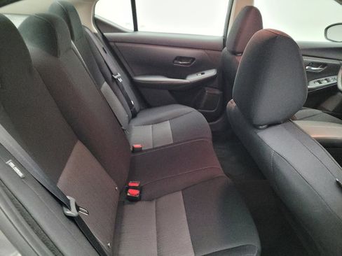 Used 2025 Nissan Sentra SV image 19