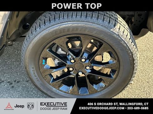 Used 2022 Jeep Wrangler Unlimited Sahara w/ Cold Weather Group AWD/4WD image 7