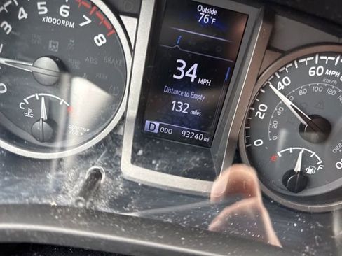 Used 2020 Toyota Tacoma TRD Sport AWD/4WD image 13