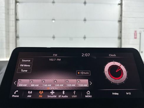 Used 2022 Nissan Armada SL w/ Captain's Chairs Package image 25