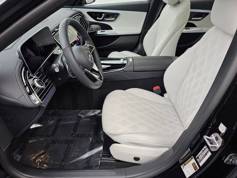 Used 2024 Mercedes-Benz E 450 4MATIC Sedan image 9