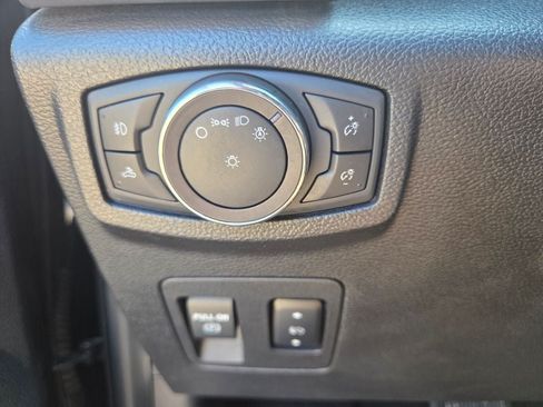 Used 2019 Ford F150 Platinum w/ Equipment Group 701A Luxury AWD/4WD image 29