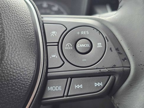 Used 2025 Toyota Corolla SE image 32