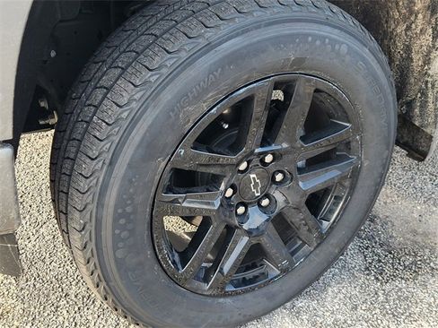 Used 2026 Chevrolet Silverado 1500 Custom image 9