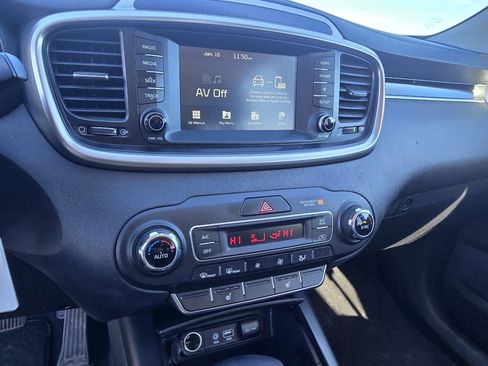 Used 2019 Kia Sorento S image 21