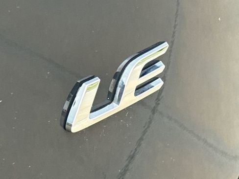 Used 2025 Toyota Corolla LE FWD image 8