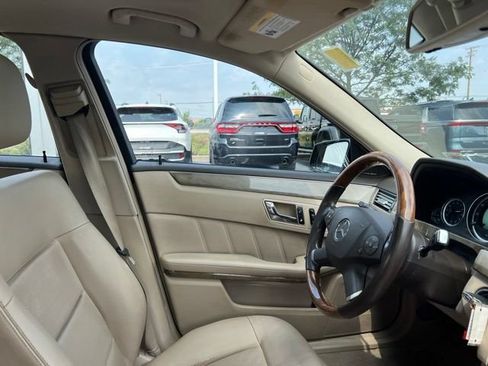 Used 2010 Mercedes-Benz E 350 4MATIC Sedan image 33