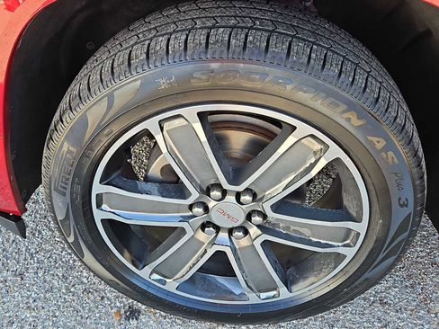 Used 2019 GMC Acadia Denali w/ Technology Package FWD image 12