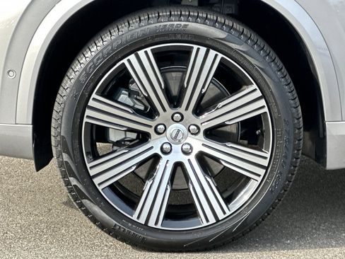 Certified 2025 Volvo XC90 T8 Ultra w/ Protection Package Premier image 33