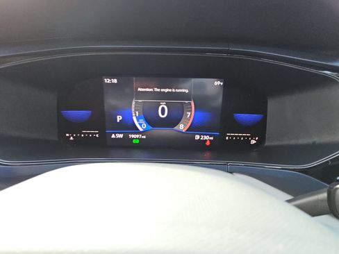 Certified 2022 Volkswagen Taos SE FWD image 18