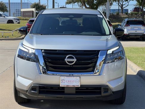 Certified 2025 Nissan Pathfinder S image 6