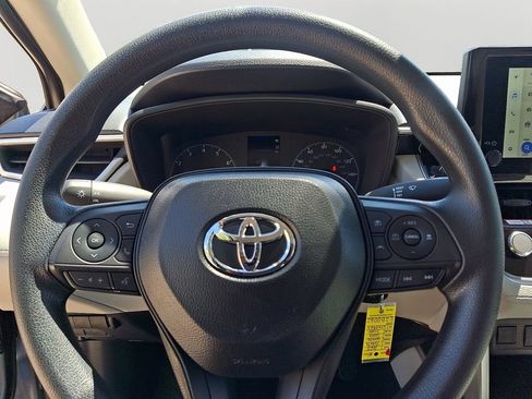 Used 2025 Toyota Corolla Cross L FWD image 18