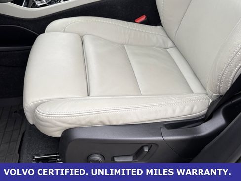 Certified 2023 Volvo XC40 B5 Ultimate w/ Protection Package Premier image 28