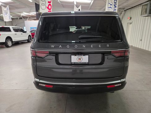 Used 2025 Jeep Wagoneer L Series II w/ 8-pass Seating Package AWD/4WD image 6
