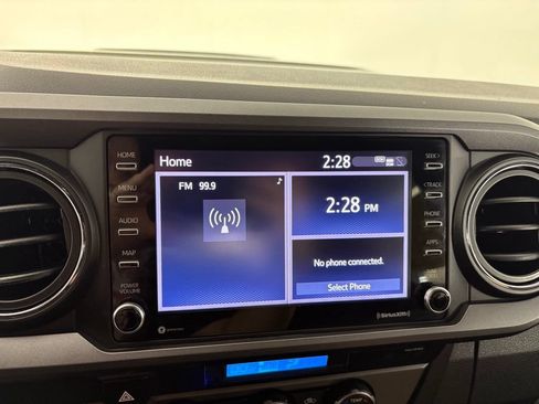 Used 2021 Toyota Tacoma TRD Sport w/ Technology Package AWD/4WD image 22