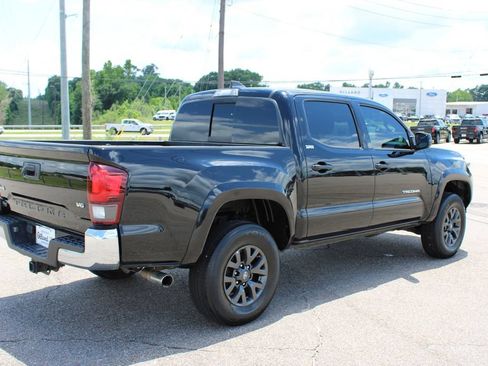 Used 2023 Toyota Tacoma SR5 AWD/4WD image 17