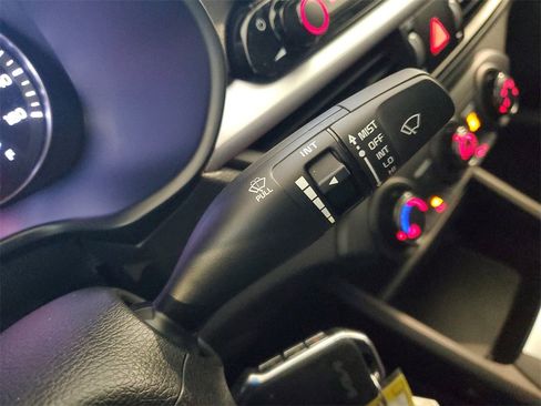 Certified 2024 Kia Forte LXS image 27