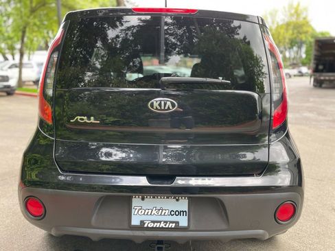 Used 2017 Kia Soul FWD image 5