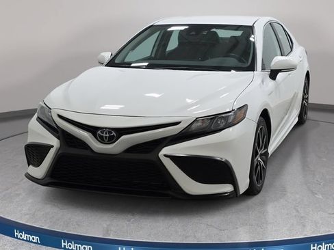 Certified 2024 Toyota Camry SE FWD image 1