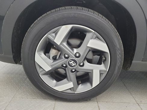 Used 2025 Hyundai Venue SEL FWD image 31