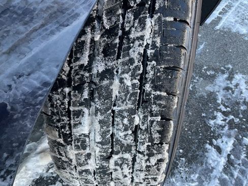 Used 2020 Chevrolet Equinox LT w/ Driver Convenience Package image 32