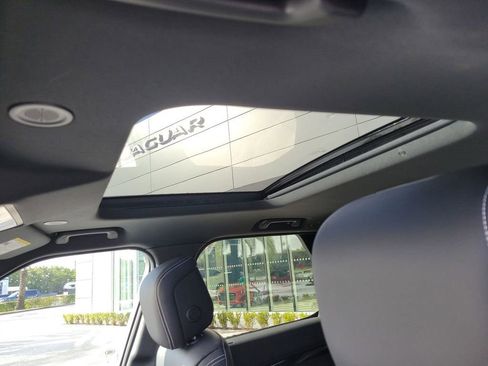 New 2025 Land Rover Discovery S AWD/4WD image 28