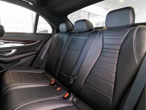 Certified 2018 Mercedes-Benz E 300 4MATIC image 30