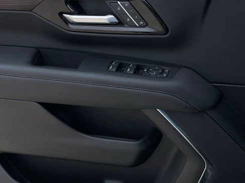 Certified 2025 Chevrolet Tahoe LT image 19