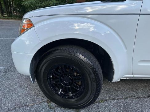 Used 2012 Nissan Frontier SV w/ SV Premium Utility Pkg RWD image 3