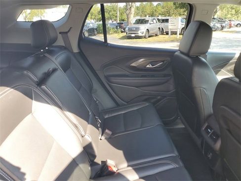Used 2024 GMC Terrain SLT image 32