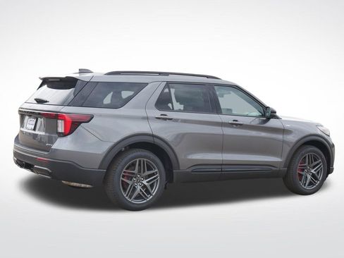 New 2026 Ford Explorer ST-Line w/ ST-Line Street Pack AWD/4WD image 4