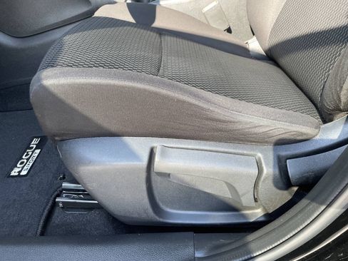 Used 2020 Nissan Rogue Sport S FWD image 15