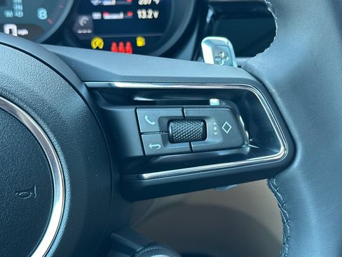 Certified 2026 Porsche Macan AWD/4WD image 31